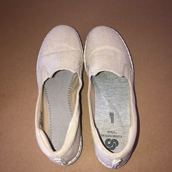 CLOUDSTEPPERS BY CLARKS Sneaker Women's Size 9 Metallic Gold Cushion Slip On - Picture 5 of 10